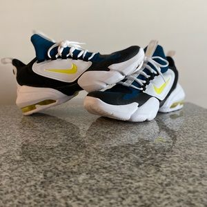 Nike Air Max Alpha Savage